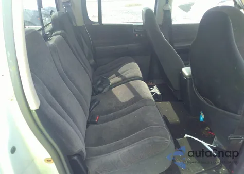 2001 Dodge Dakota Slt/Sport z USA, uszkodzony, nr VIN 1B7HL2AX01S333189